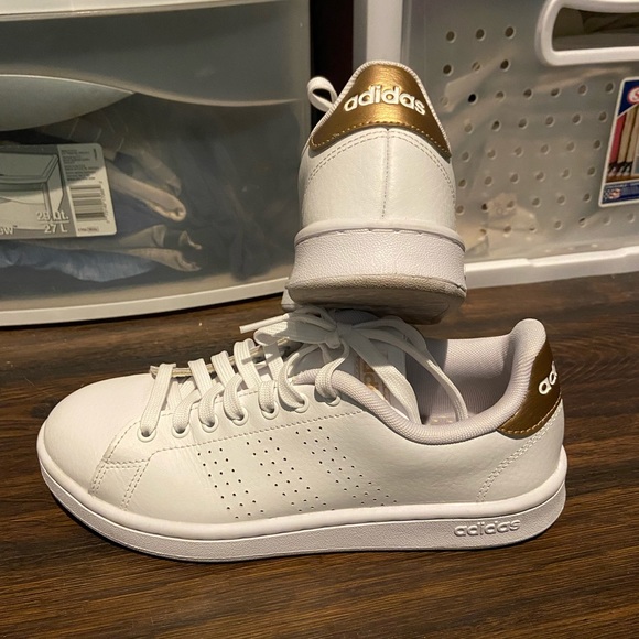 adidas Shoes - Adidas Cloudfoam- White with gold